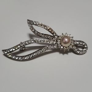 Brooch pin